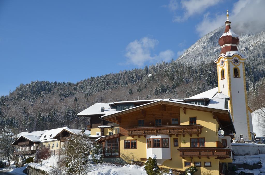 Landhotel Kirchenwirt Unken Exteriör bild