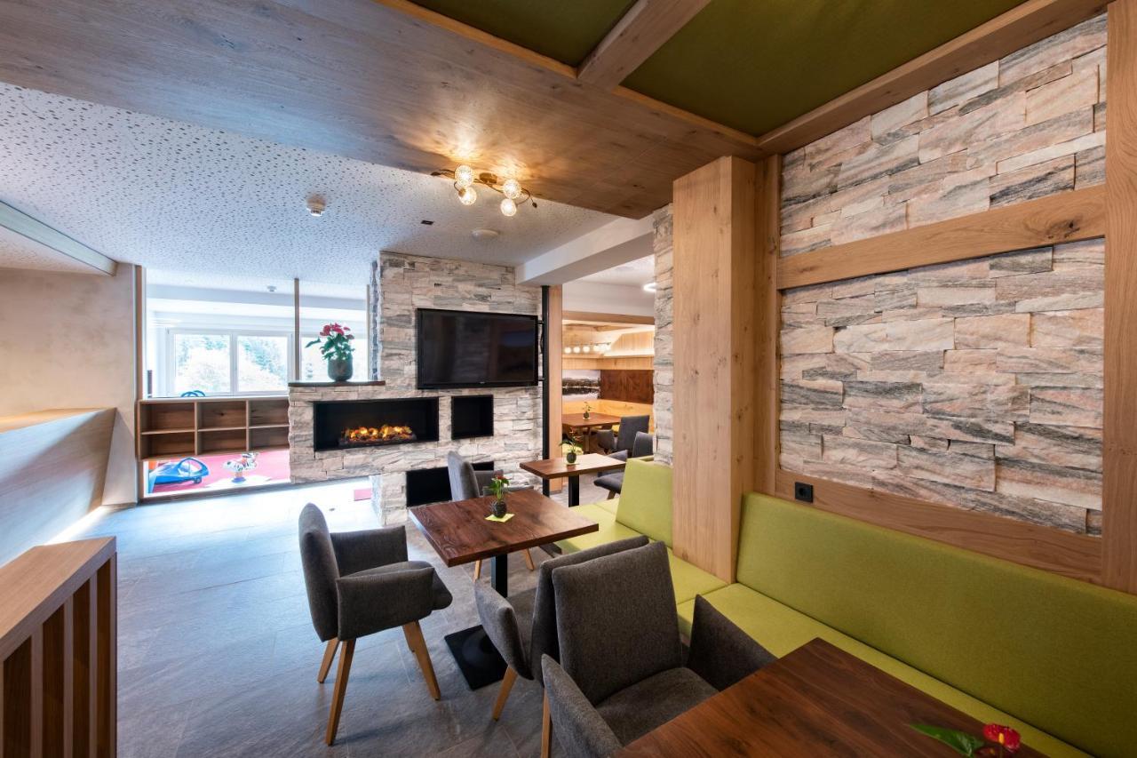 Landhotel Kirchenwirt Unken Exteriör bild