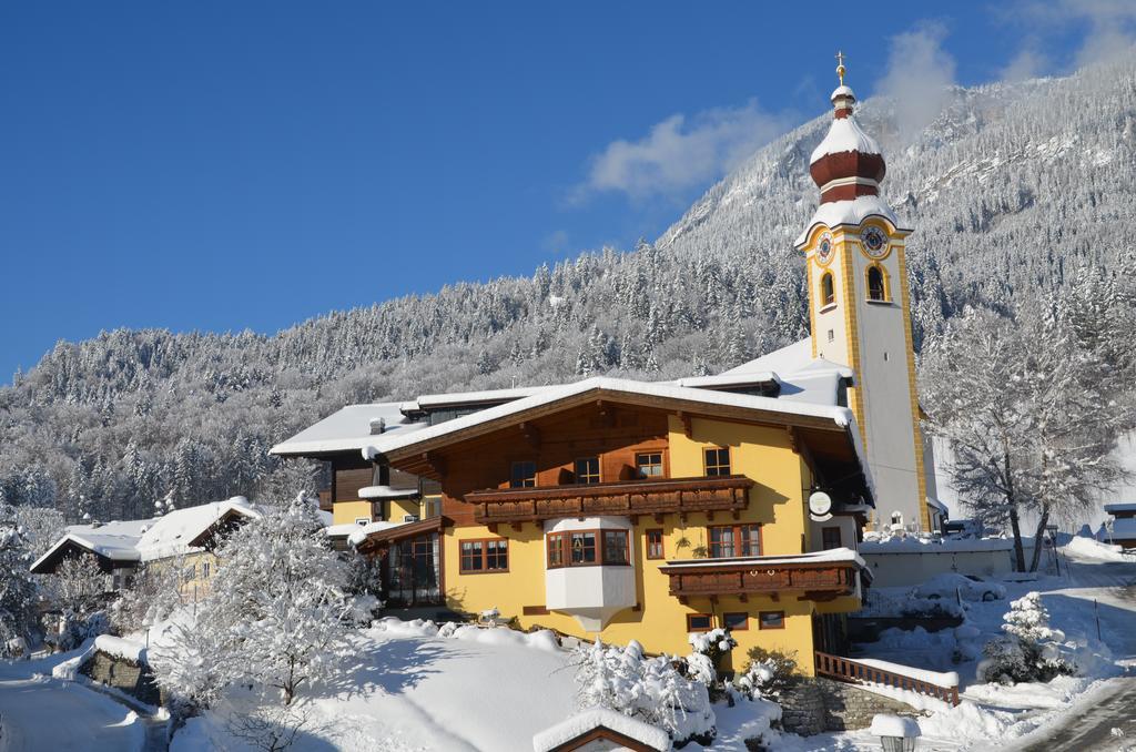 Landhotel Kirchenwirt Unken Exteriör bild