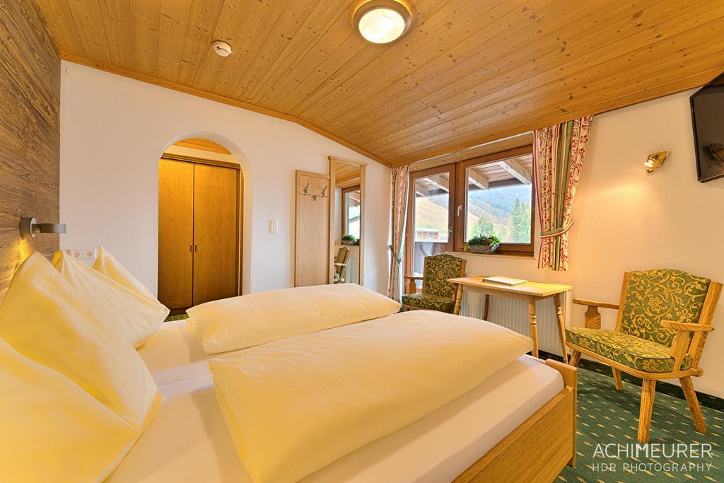 Landhotel Kirchenwirt Unken Exteriör bild