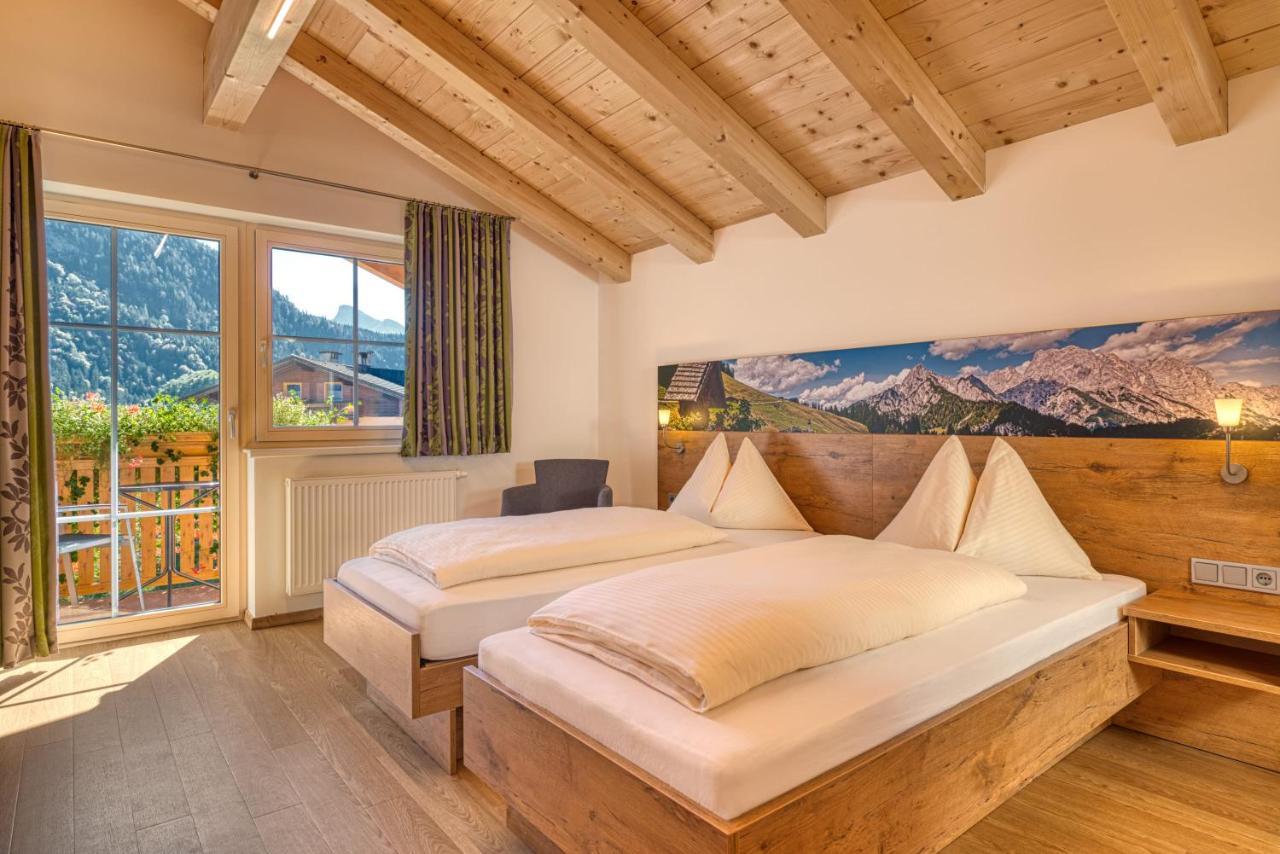 Landhotel Kirchenwirt Unken Exteriör bild